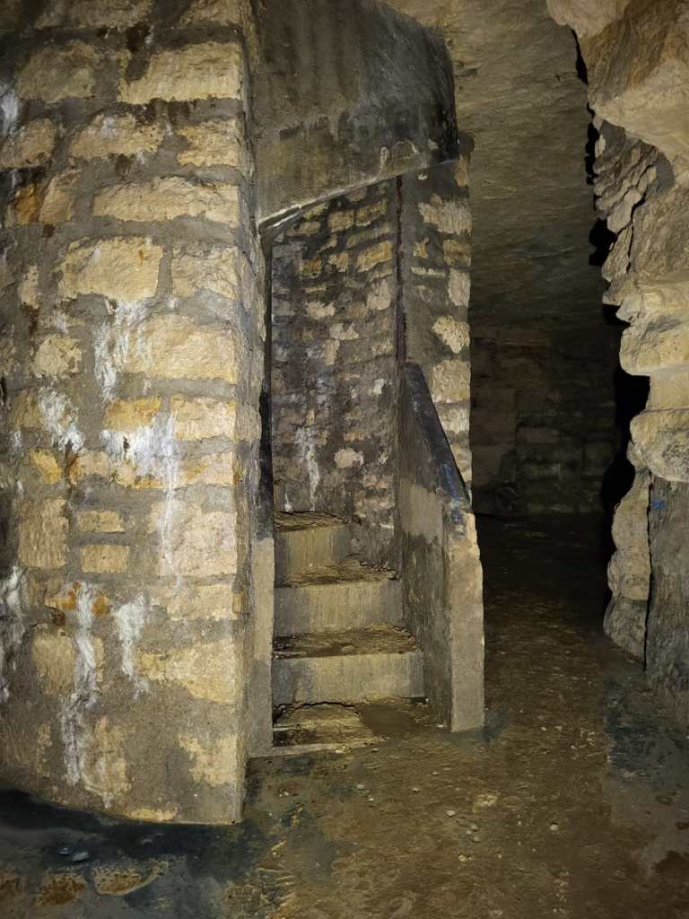 bunker abri dans les catacombes de paris