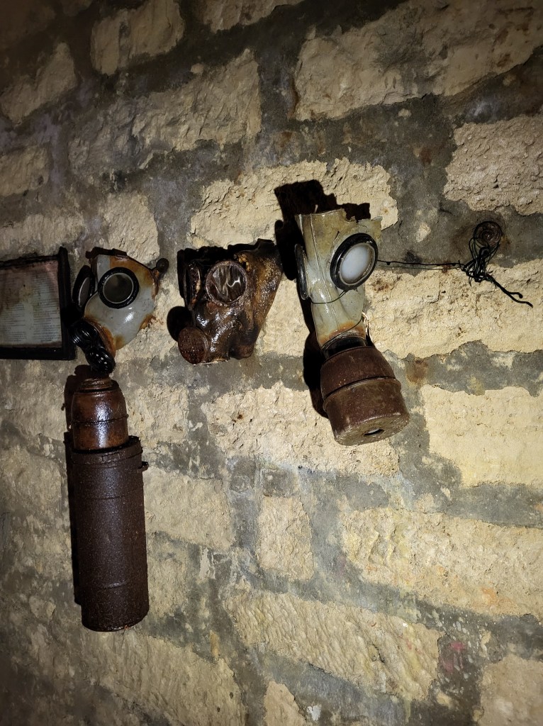 carrière des capucins abri hopital catacombes masque à gaz souterrain paris